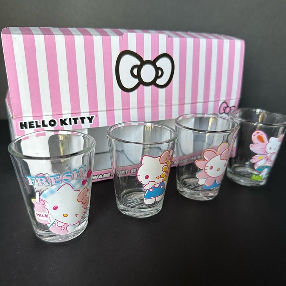 💗 Hello Kitty glassware set 💗 - Picture 2 of 7